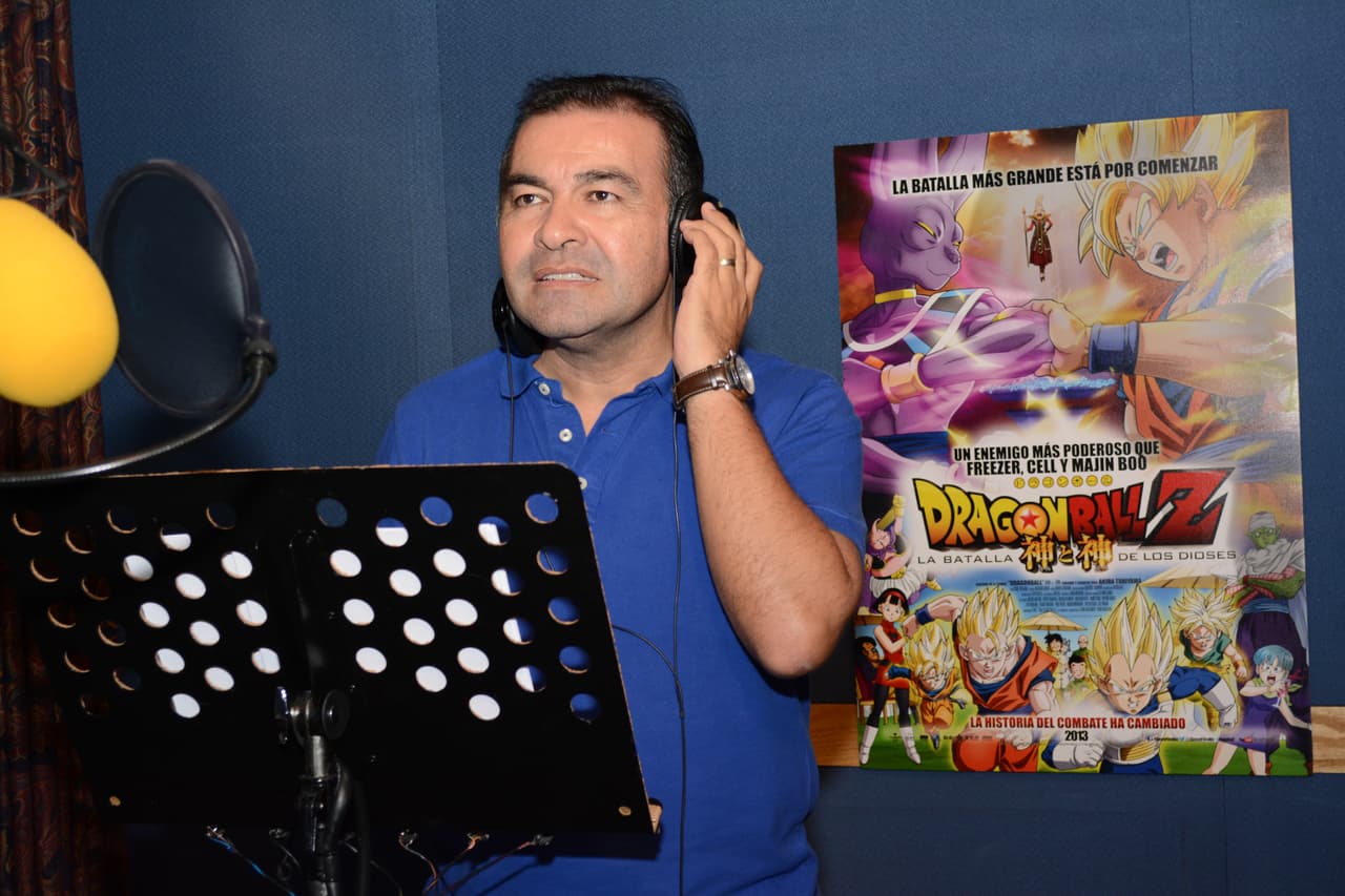 Buscan prohibir el doblaje de películas en México