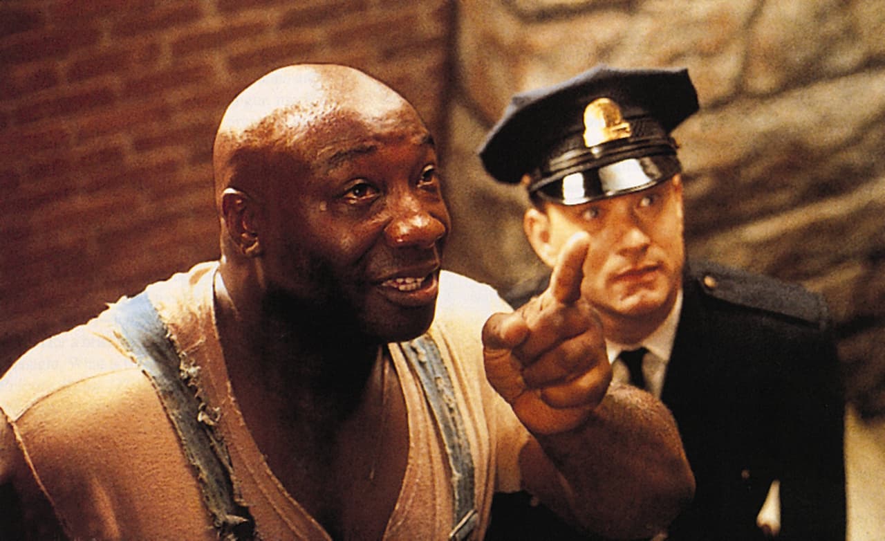 Un año después interpretó a John Coffey en 'La Milla Verde', película basada en la novela de Stephen King. Recibió una nominación al Oscar en la categoría de mejor actor de reparto.