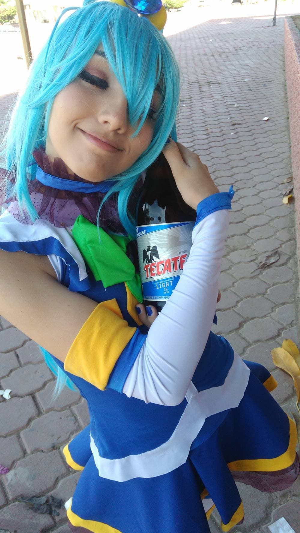 Se llama Aqua, pero el vital líquido no es su favorito. Lo suyo, lo suyo, es la caguama.