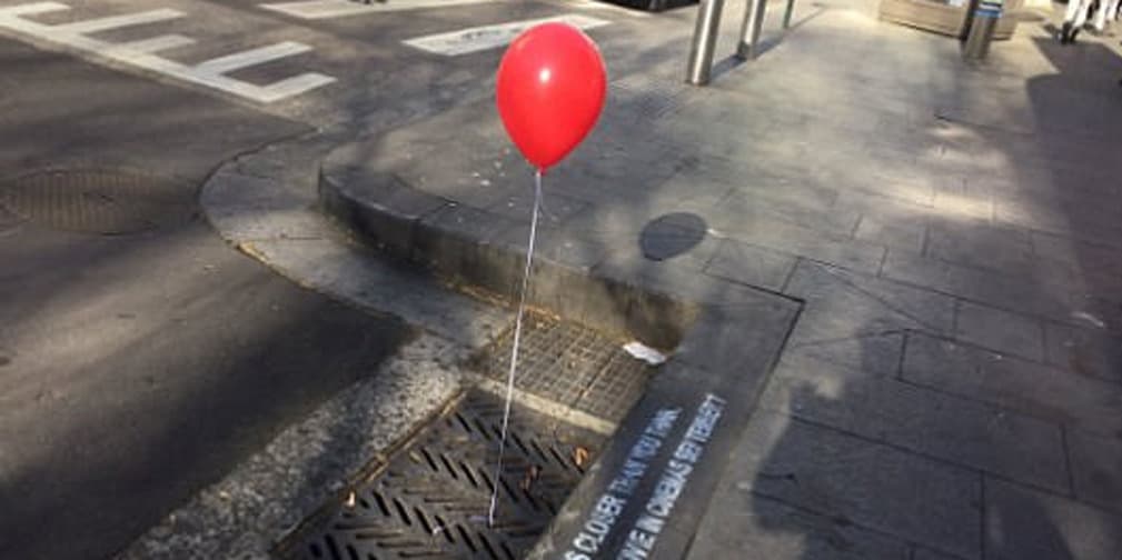 ¿Has visto globos rojos en tu calle? ¡Cuidado! 'Eso' anda cerca
