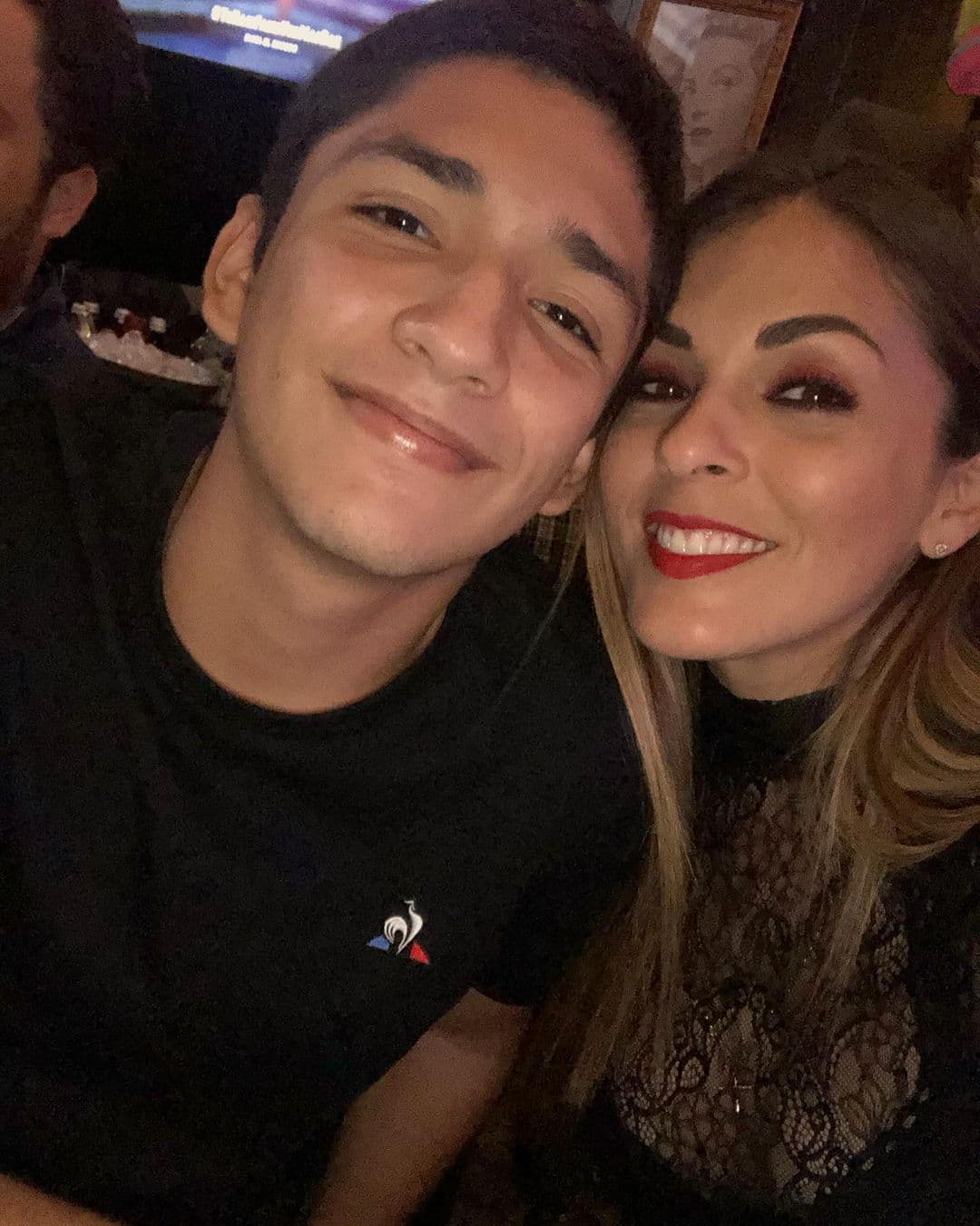 El pasado 4 de noviembre, Alejandra Rivera ‘La Jarocha’ compartió en su cuenta de Instagram una tierna felicitación a su hijo mayor, quien celebró su cumpleaños #17.