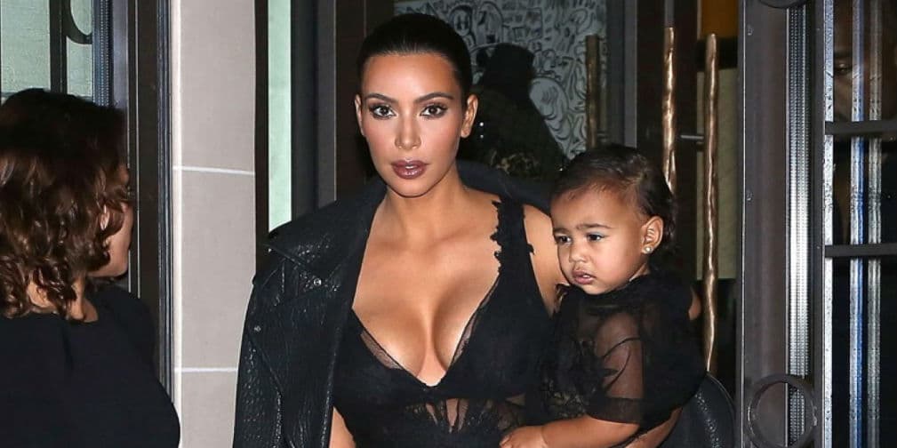 6. Kim Kardashian: La estrella de realitys es mamá de North West, a quien tuvo junto con Kanye West.
