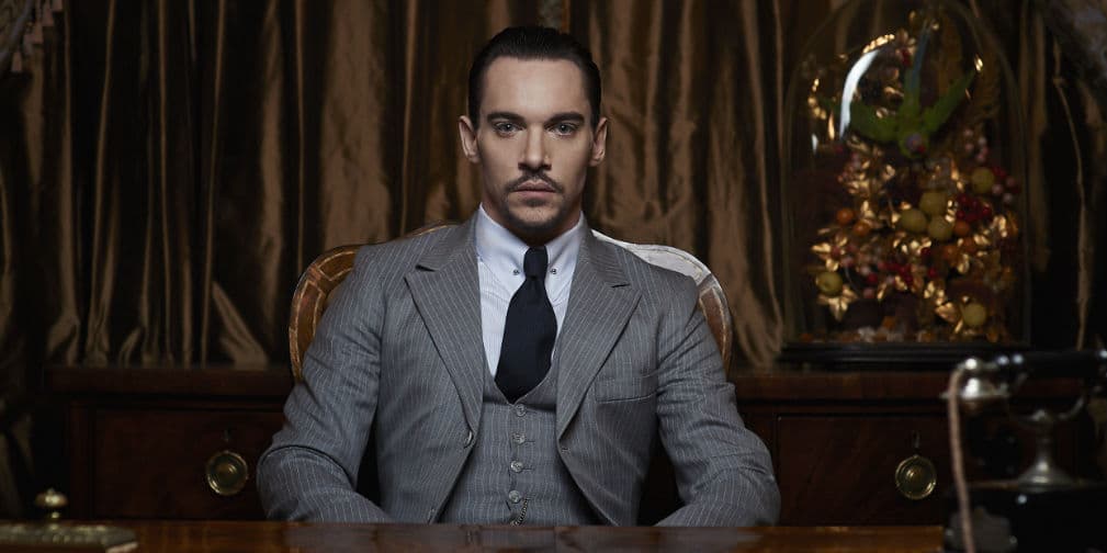 11. JONATHAN RHYS MEYERS: El más guapo Drácula que hayamos visto en la pantalla chica.
