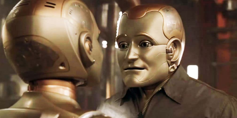 El Hombre Bicentenario (1999). El robort Andrew es introducido en 2005 en la casa de la familia Martín para realizar tareas de mantenimiento y limpieza.