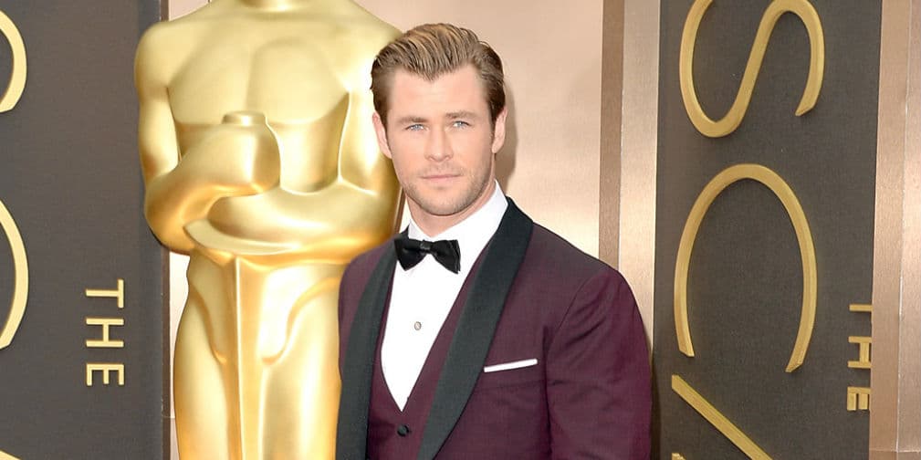 Es hermano de los también actores Luke Hemsworth y Liam Hemsworth.