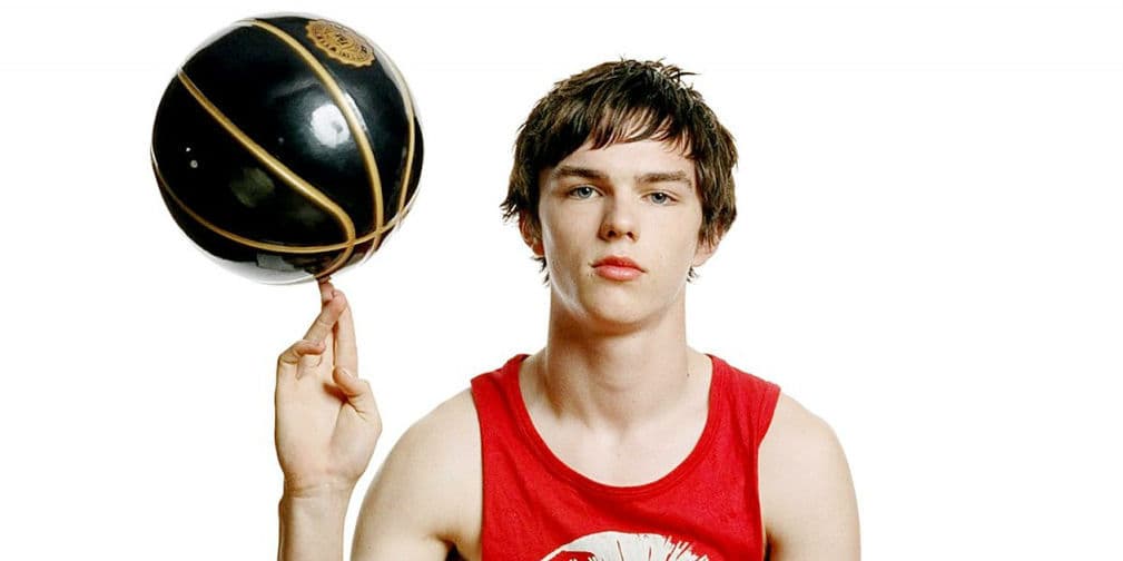 Se dio a conocer gracias a su rol de Marcus Brewer en el filme de 2002, About a Boy.