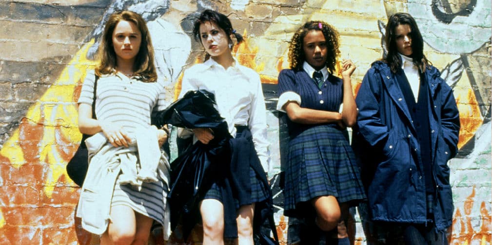 Jóvenes Brujas: Neve Campbell, Robin Tunney, Fairuza Balk (la malvada Nancy) y Rachel True son nuestras favoritas en The Craft.