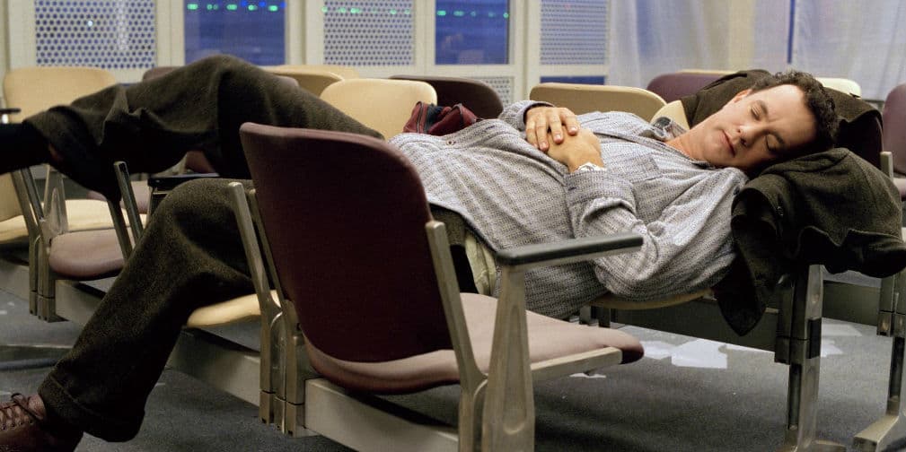 8. Viktor Navorski: En La Terminal (2004) es un ciudadano de Krakozhia atrapado en una terminal aérea.