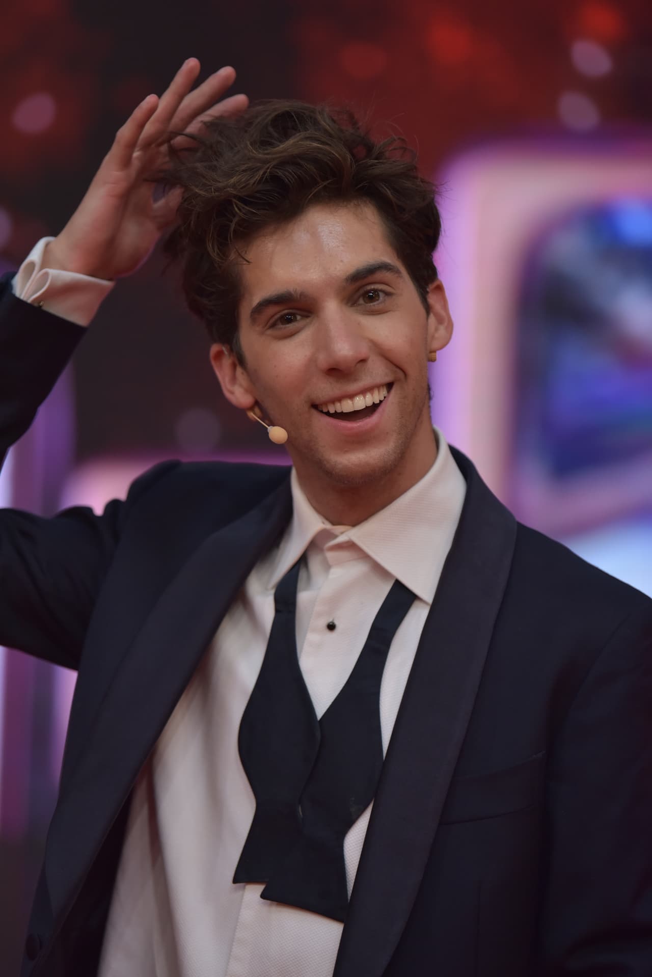 ¿Se acuerdan de Mauricio Garza? Desaliñado pero de traje y toda la cosa, no faltó para la ocasión.