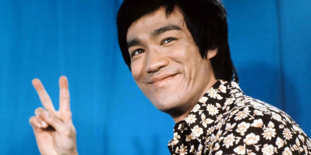 10. Bruce Lee: El maestro de las artes marciales, fallecido a la edad de 32 años, generó 9 millones también.