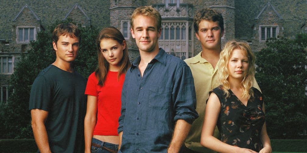 En la TV es el responsable de Dawsons Creek, una historia semi autobiográfica de una pequeña comunidad costera.