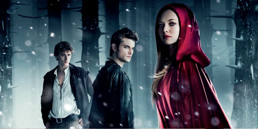 5. La chica de la Capa Roja (2011): Adaptación moderna del cuento La Caperucita Roja de los hermanos Grimm.