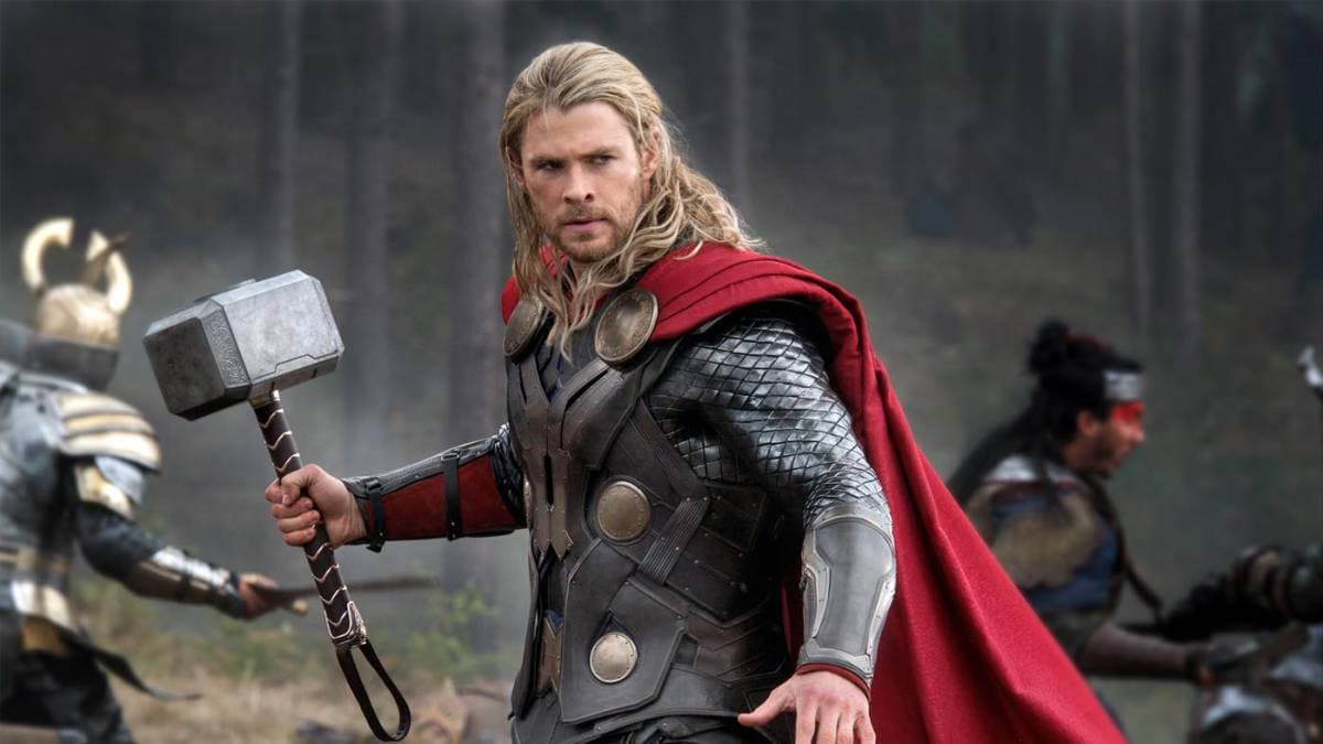 ¿Thor pidió a los héroes de Marvel acudir al funeral de Stan Lee?