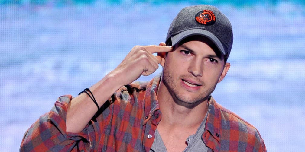 13. Ashton Kutcher: El público lo detesta por haber reemplazado a Charlie Sheen en Two and a Half Men.