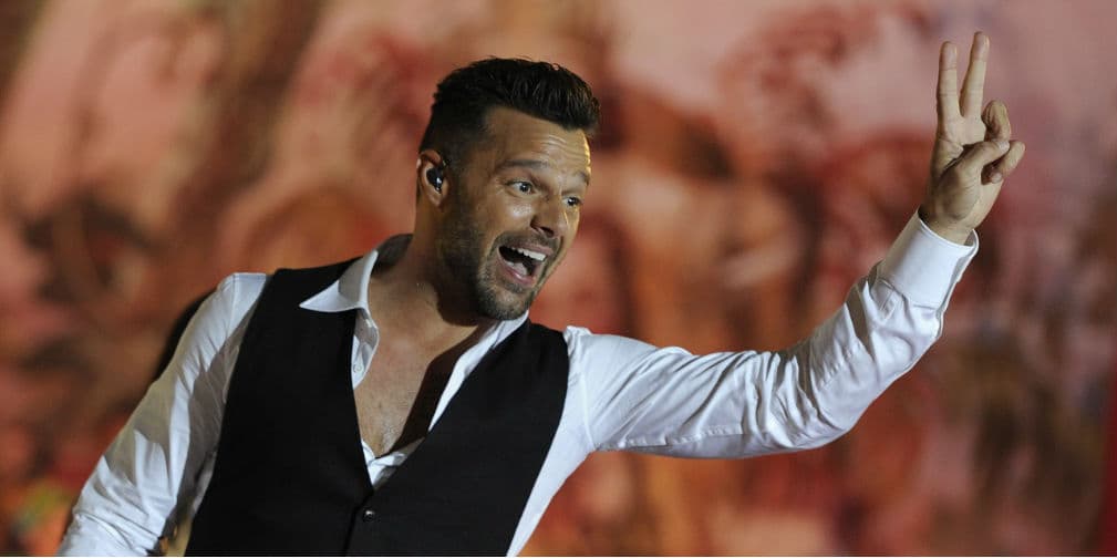 3. El cantante puertorriqueño Ricky Martin tuvo que desmentir en redes sociales su propia muerte, ocurrida a los 43 años supuestamente.