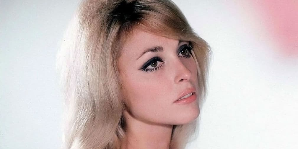 7. Sharon Tate: Asesinada en 1968, en su casa con sus 4 amigos, por los seguidores de Charles Manson.
