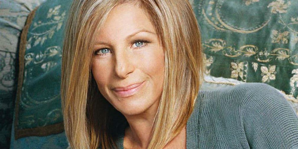 5. Barbara Streisand: No pudo subirse durante 27 años a un escenario tras olvidar la letra de una canción en vivo.