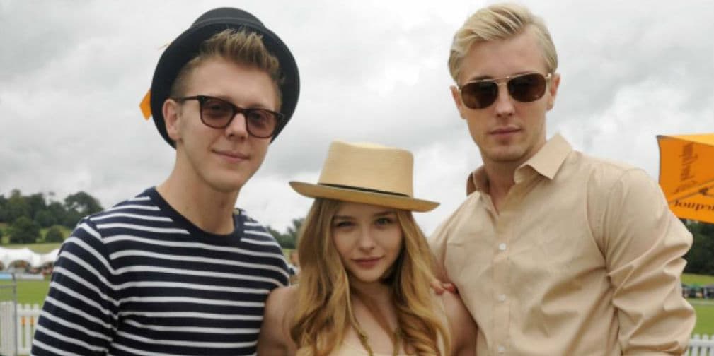 8. Chloe, Trevor y Moretz: La actriz borra de su vida a cualquiera que hable mal de sus hermanos gay.