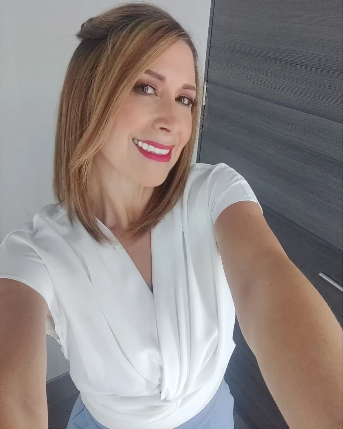 ¿Quién es Marta Guzmán, la conductora que se mostró sin cabello?