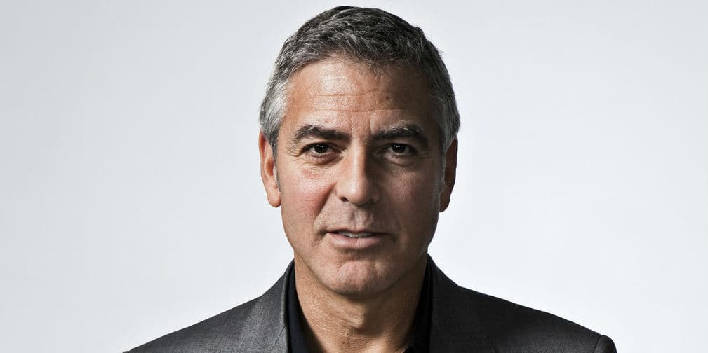 2. George Clooney: Este sexy caballero se dedicó a cortar tabaco y vender trajes, previo a su salto a la fama.