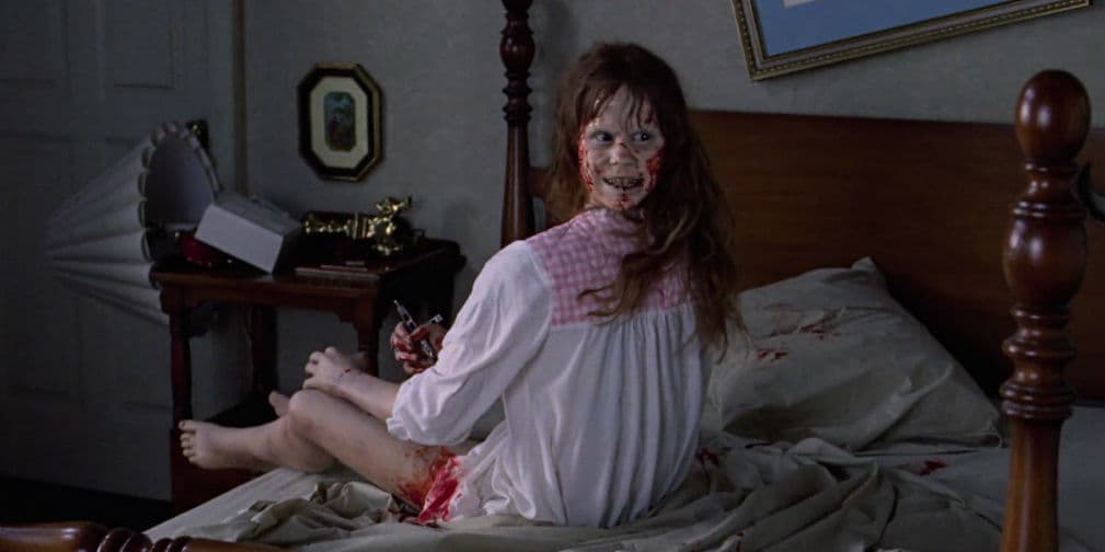 3. The Exorcist: Una poseída Linda Blair de 12 años acaba con la vida de varios sacerdotes.