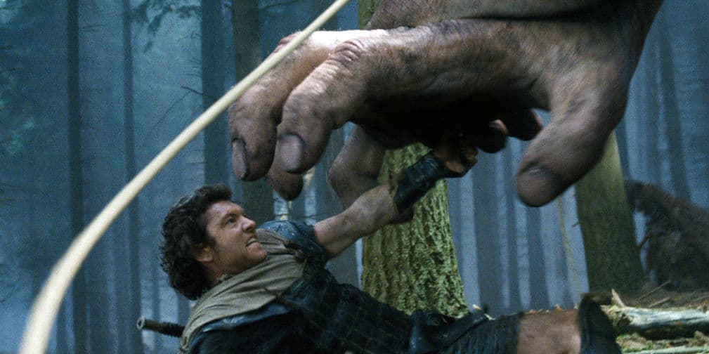 Después de graduarse en 1998, Worthington realizó una producción sobre el Beso de Judas.