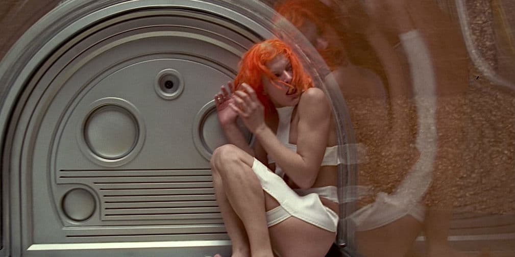 Unos años antes tendría otro de sus papeles más destacados, donde actuó junto a Bruce Willis en la película de ciencia ficción The Fifth Element (1997).