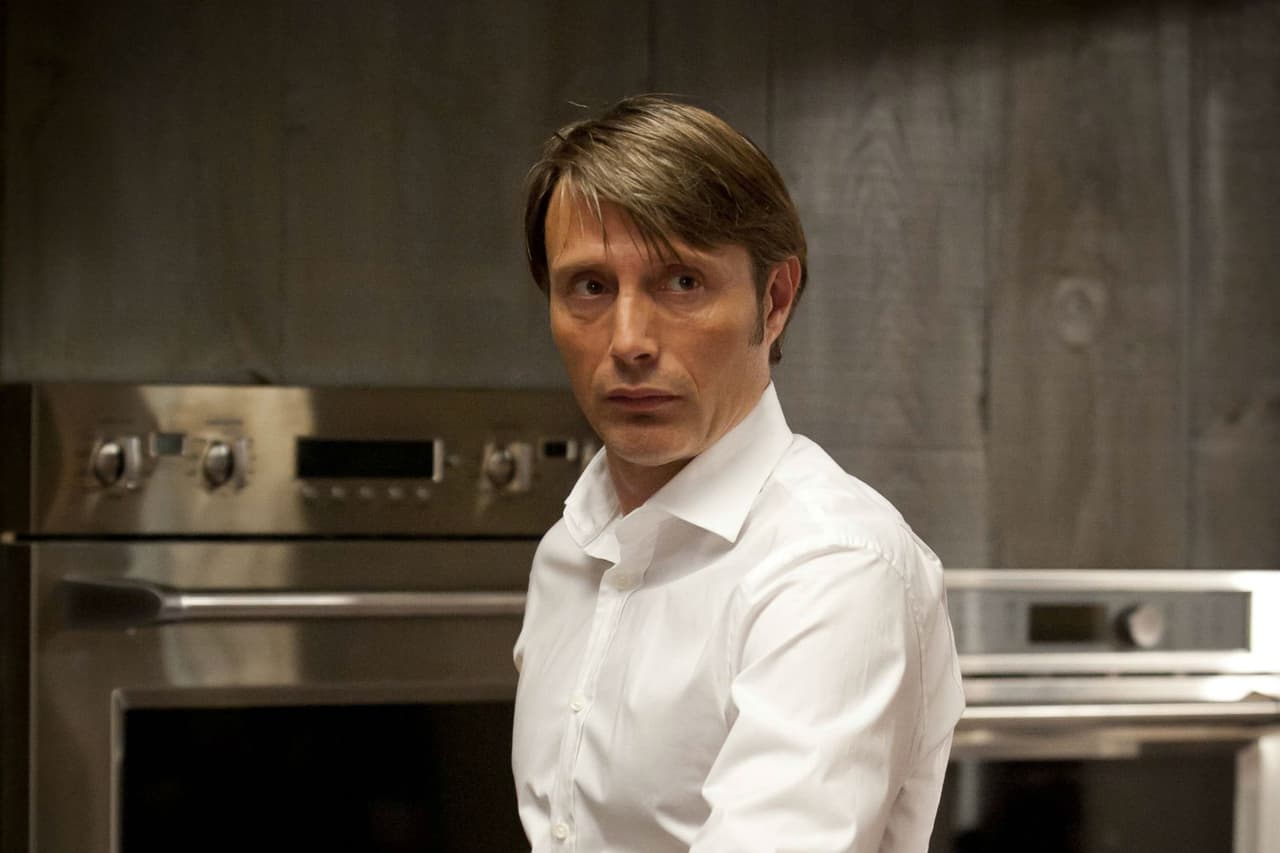 Al año siguiente obtuvo el papel del Dr. Hannibal Lecter para la serie de NBC.