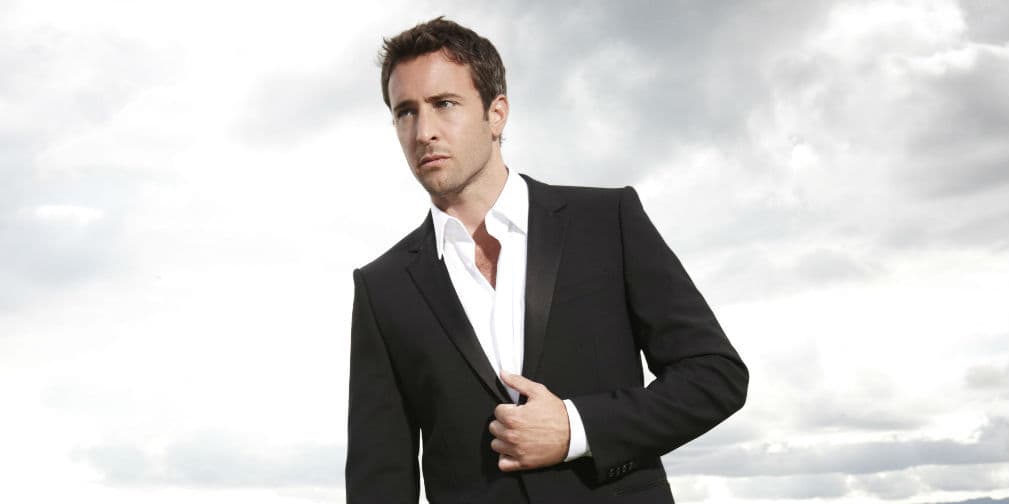 8. Alex O Loughlin: Este actor australiano ha conquistado la TV como Steve Mcgarret en Hawai 5.0.