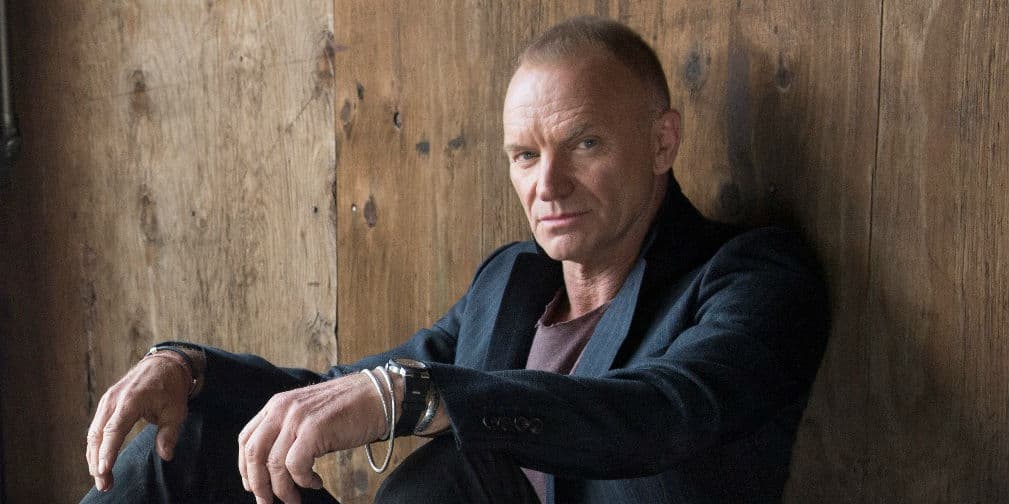 4. Sting: El cantante afirmó que una vez vio a dos fantasmas que deambulaban en su habitación en medio de la noche.