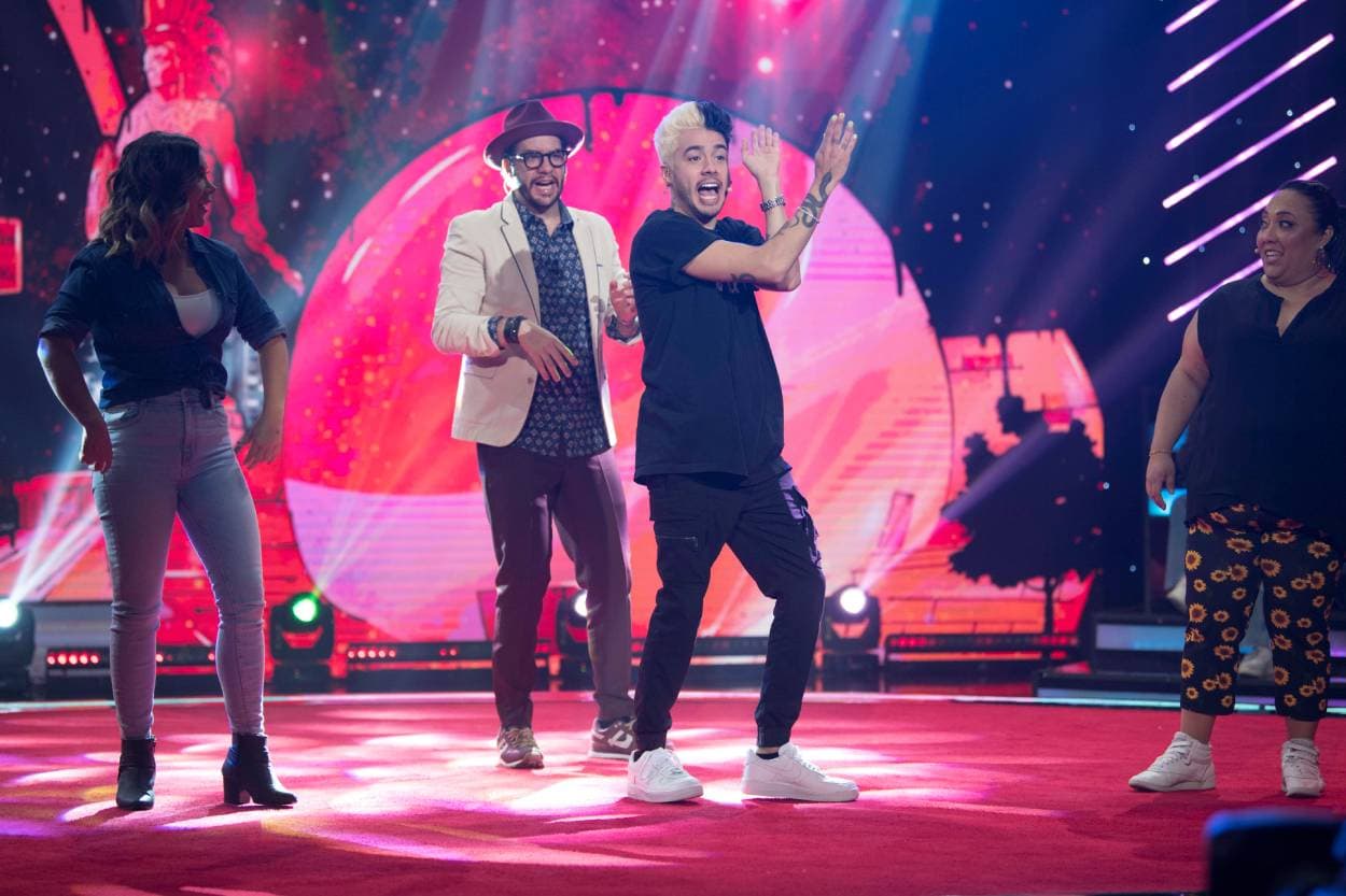 Mario Bautista en el juego 'Paso a pasito'.