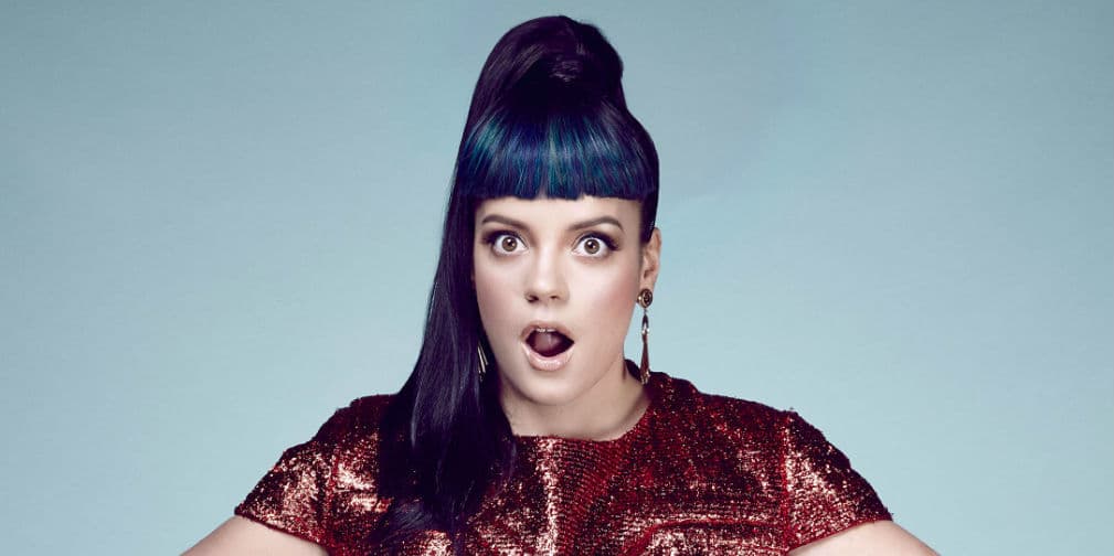 4. Lily Allen: La cantante británica golpeó a una fan cuando trató de acercarse a ella. ¡Qué delicada!