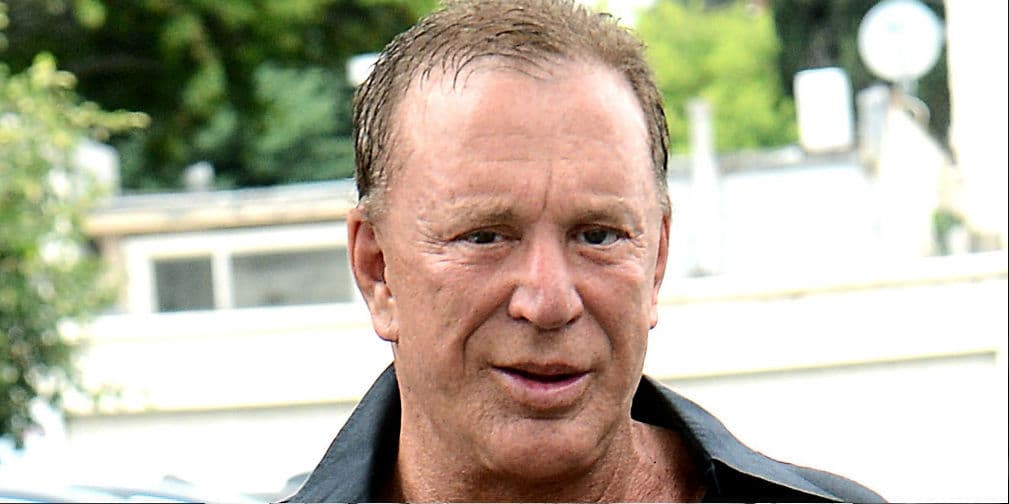 4. Mickey Rourke: Exceso de cirugías, además de varias clínicas de desintoxicación después lo dejaron como está.