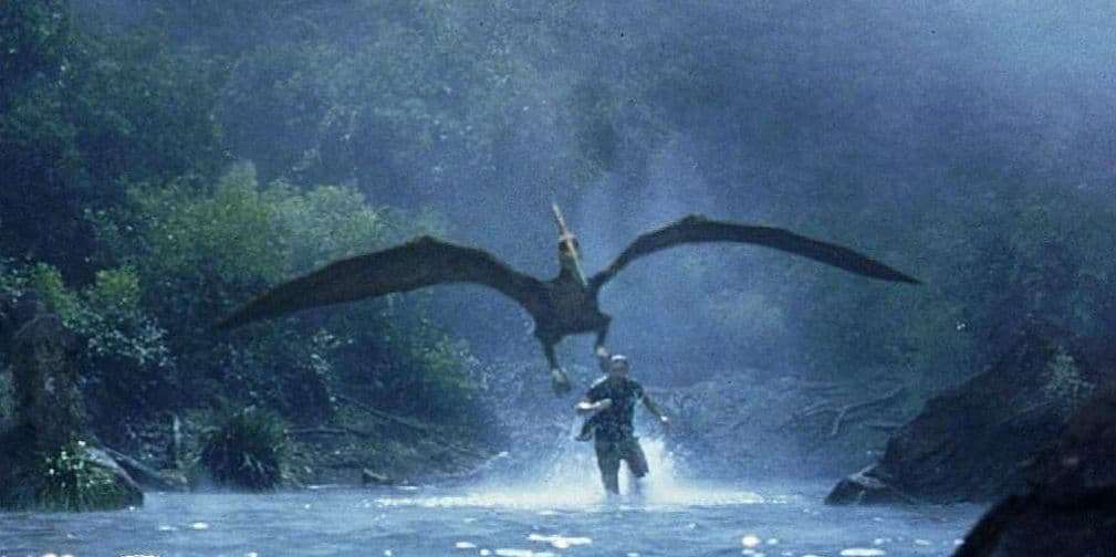 7. Los raptores originales, llamados Velociraptor mongoliensis, no eran suficientemente terroríficos para Spielberg y éste decidió arrancarles las plumas y aumentar su tamaño.