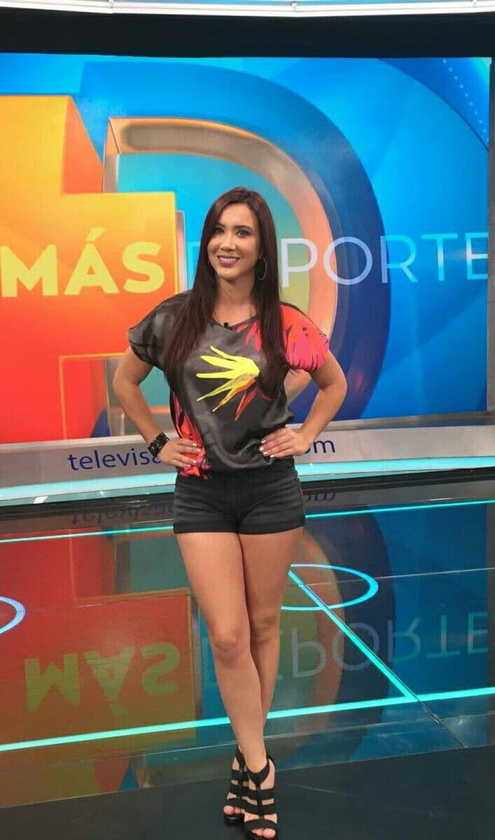 Salió de la 'Jugada' pero se mantuvo en Las Estrellas, donde hace mejores las mañanas dominicales en 'Más Deporte'.