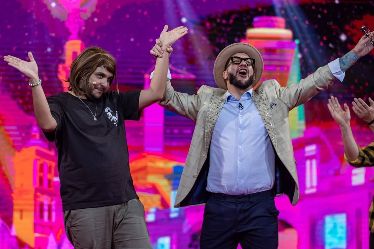 Paco de Miguel y Karla Díaz llegan hoy a Me Caigo de Risa