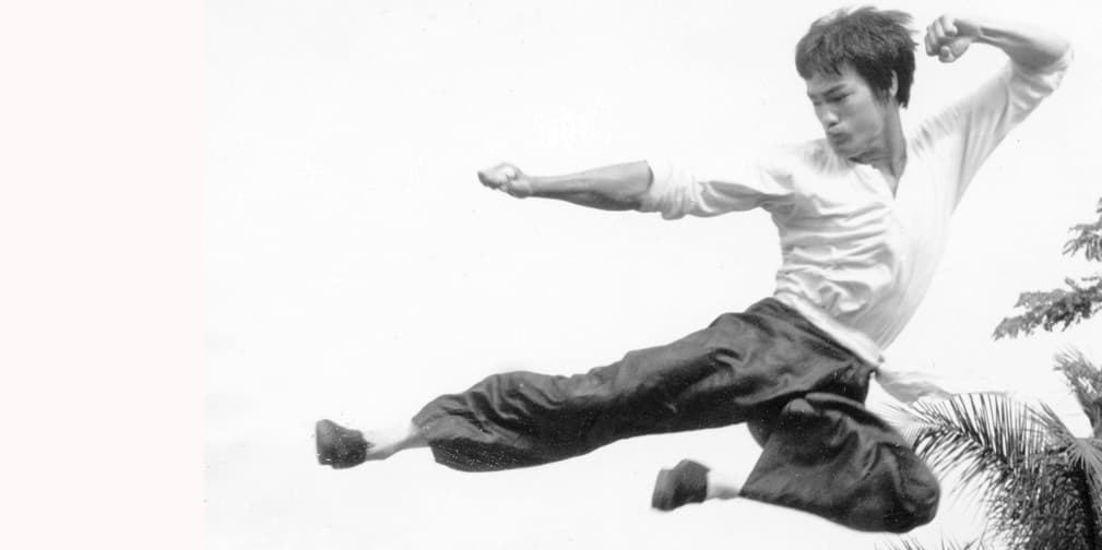 A los 18 años ganó el campeonato de baile Hong Kong Cha Cha Championship.