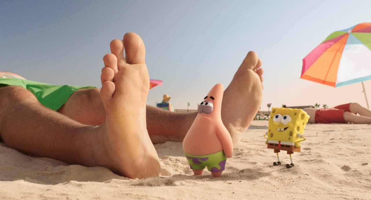 De Fondo de Bikini a la superficie