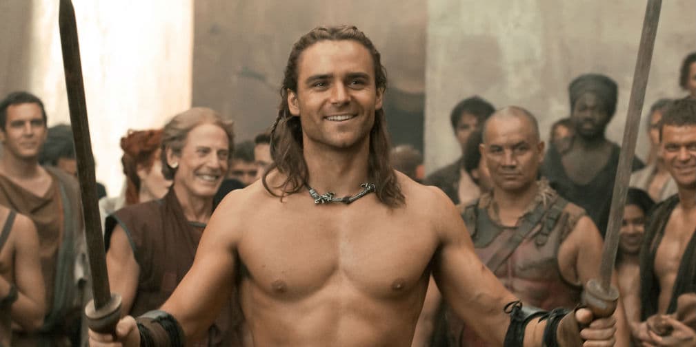 Espartaco tiene esa sonrisota porque sabe que las trae muertas a todas.