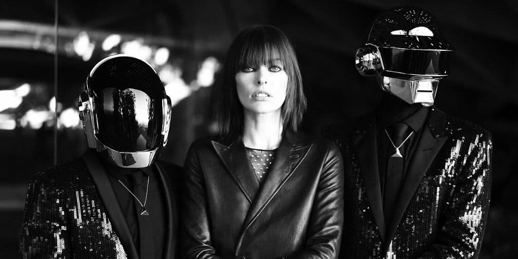 Ni los robots de Daft Punk pudieron resistirse a la sensualidad y talento de Milla Jovovich, ¡suertudos!