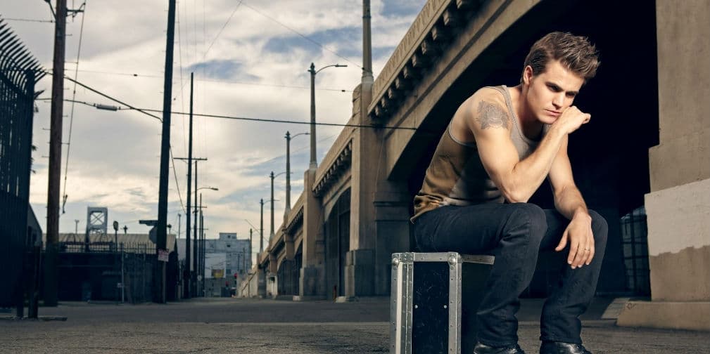 9. Paul Wesley: Como Stefan Salvatore en The Vampire Diaries, nos pasamos todo el año esperando que nos mordiera.