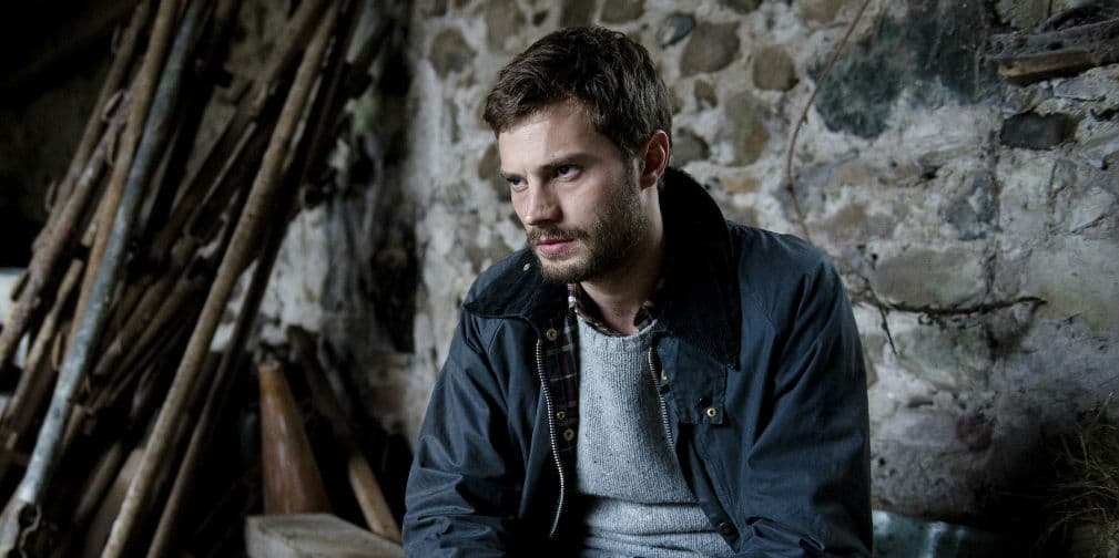 2. Jamie Dornan: Cuando no es un millonario en el cine, su papel de asesino en The Fall no le resta atractivo.