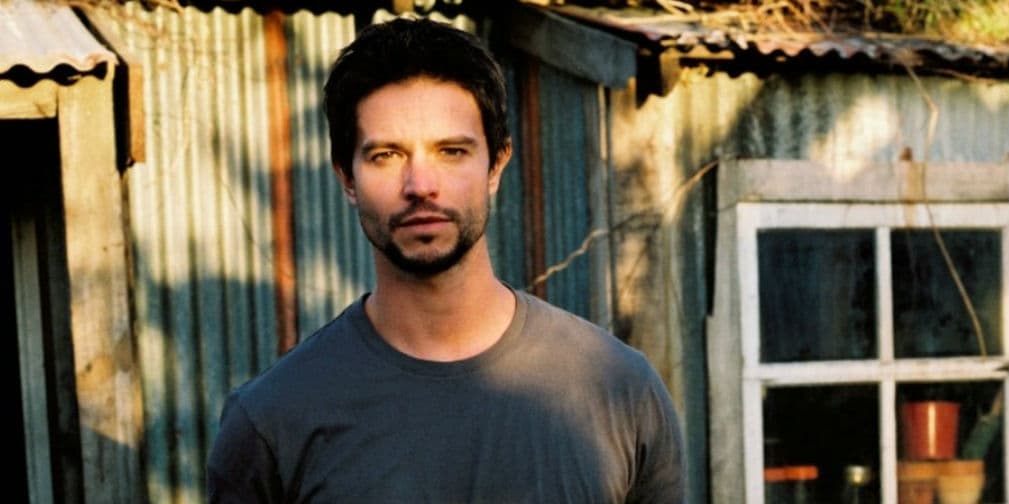 En 1999, Jason mantuvo una relación amorosa con la actriz Katherine Heigl.