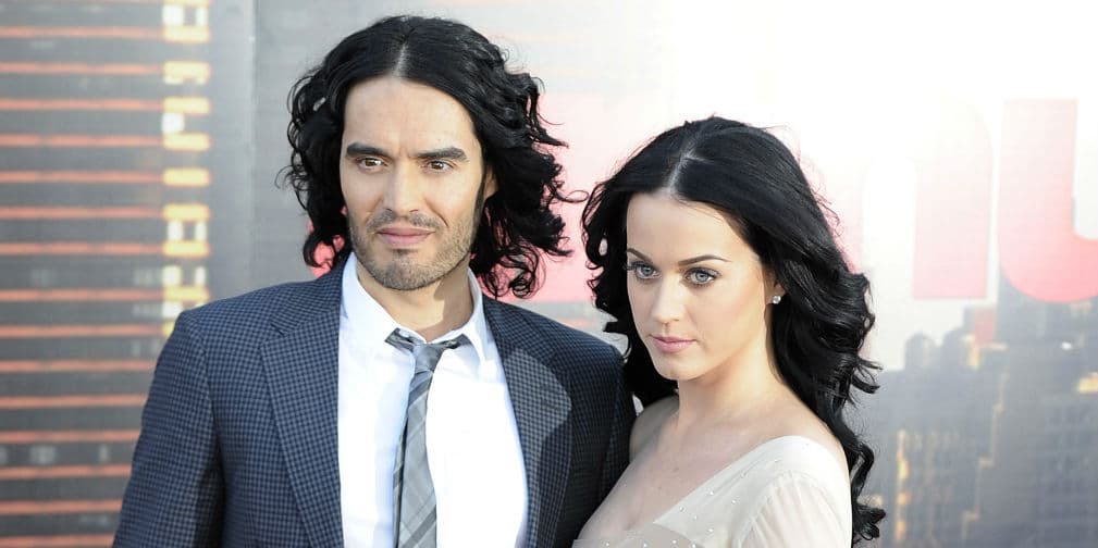 10. Katy Perry y Russell Brand: Ella le regaló a su ahora ex esposo ¡un viaje al espacio! Le costó 200,000 dólares.