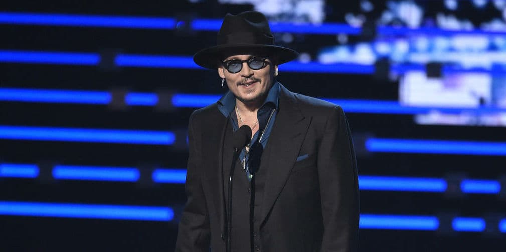 13. Johnny Depp: Quiere ser actor pero sin ser famoso. No quiere saber quién está in y quién está out.