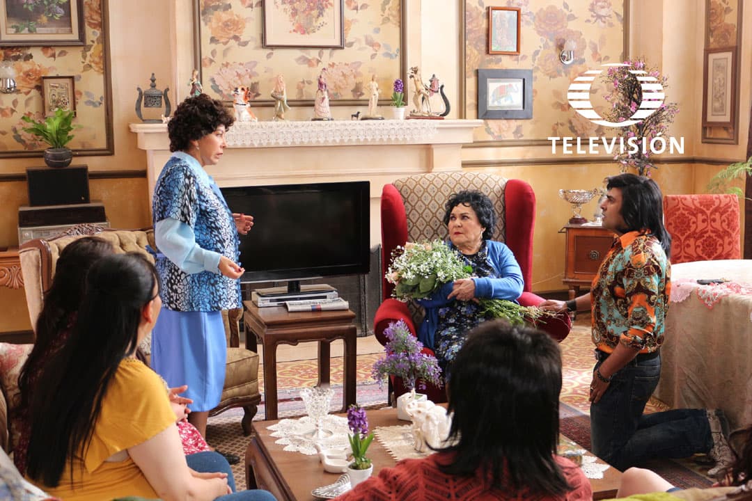 Después se reencontró con Albertano, diciéndole a Doña Cuca que es como su segunda madre...