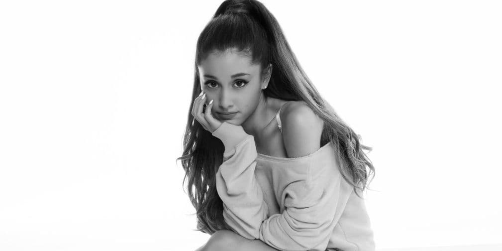9. Ariana Grande: También fue víctima de un hacker que divulgó supuestas imágenes donde mostraba de más.