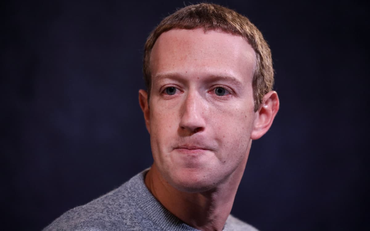 Mark Zuckerberg da la cara y por fin explica por qué de la cáida de Facebook