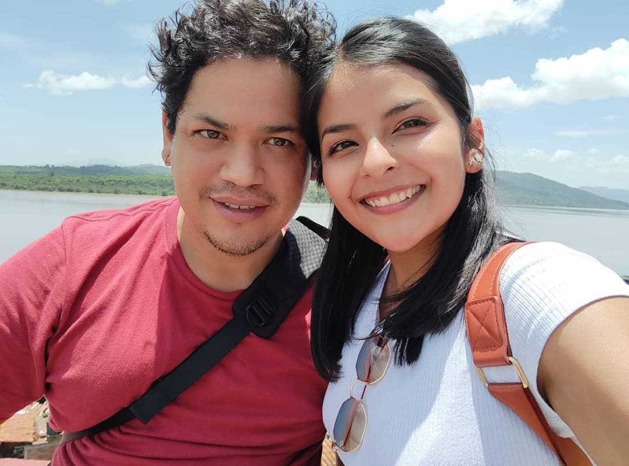 Él es Juan Carlos Medellín, el novio de Ari de Me Caigo de Risa