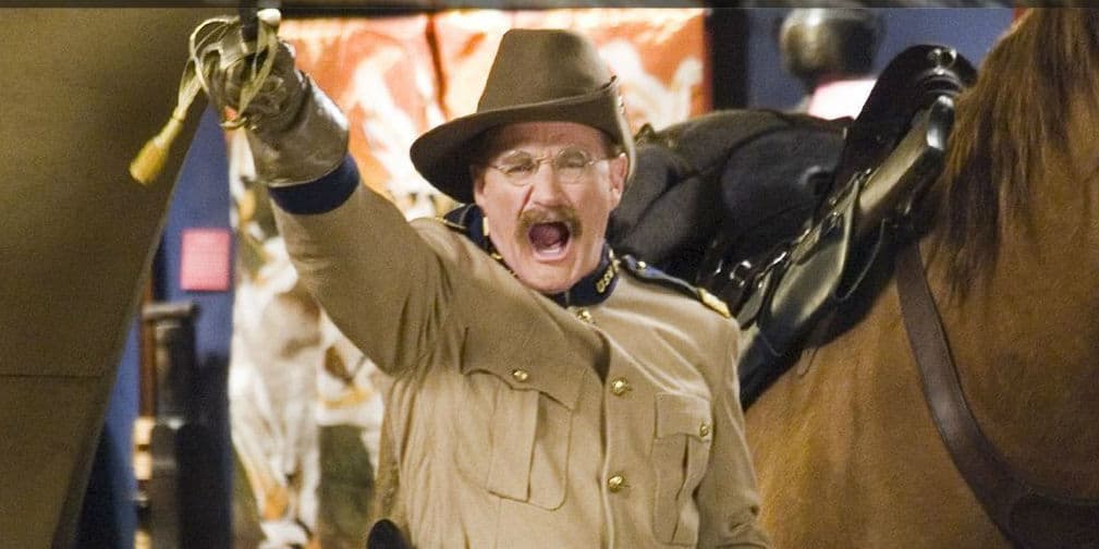 Una Noche en el Museo (2006). De sus películas más divertidas junto a Ben Stiller, ¡una de las clásicas de comedia y aventura!
